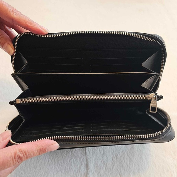 Louis Vuitton Men’s Wallet - Picture 6 of 9